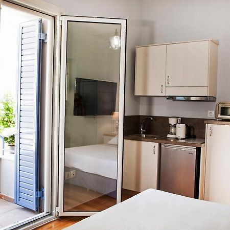אתונה Lovely 1St Fl. Apt, With Balcony In Pagrati מראה חיצוני תמונה