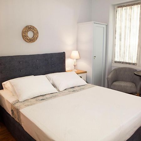 אתונה Lovely 1St Fl. Apt, With Balcony In Pagrati מראה חיצוני תמונה